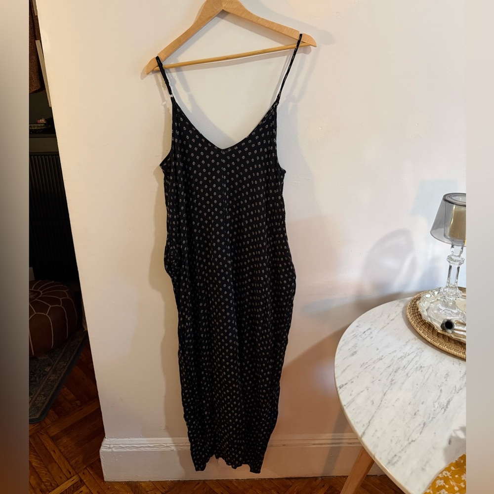 Lulu's Elegant Black and White Midi Dress